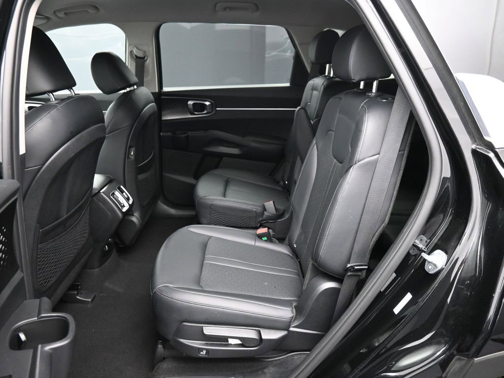 Certified 2023 Kia Sorento EX image 22