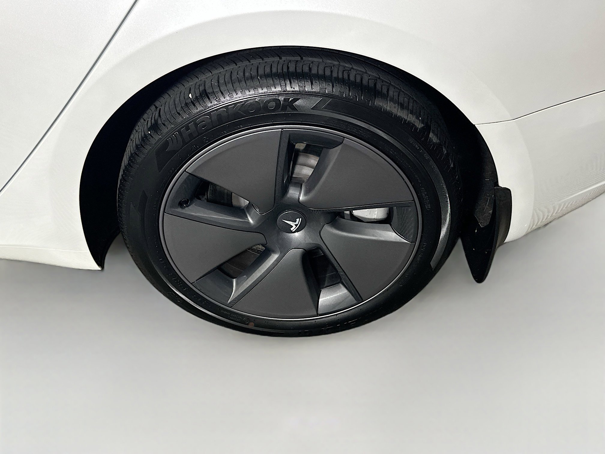 Used 2023 Tesla Model 3 Standard Range image 11