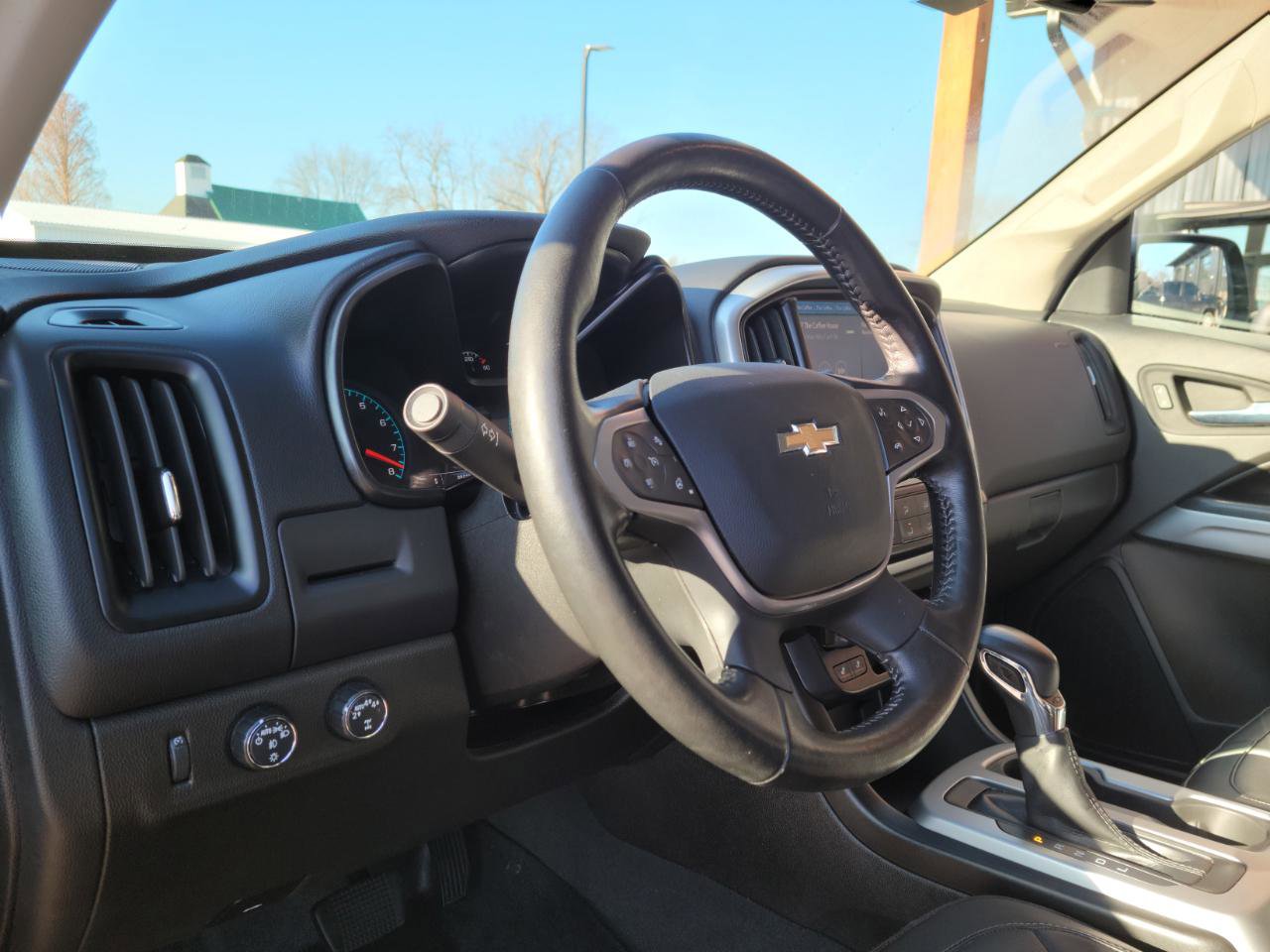 Used 2022 Chevrolet Colorado LT w/ Luxury Package AWD/4WD image 9