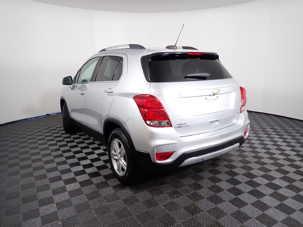 Used 2019 Chevrolet Trax LT w/ LT Convenience Package FWD image 8