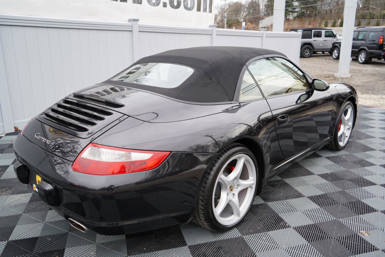 Used 2005 Porsche 911 Carrera image 4