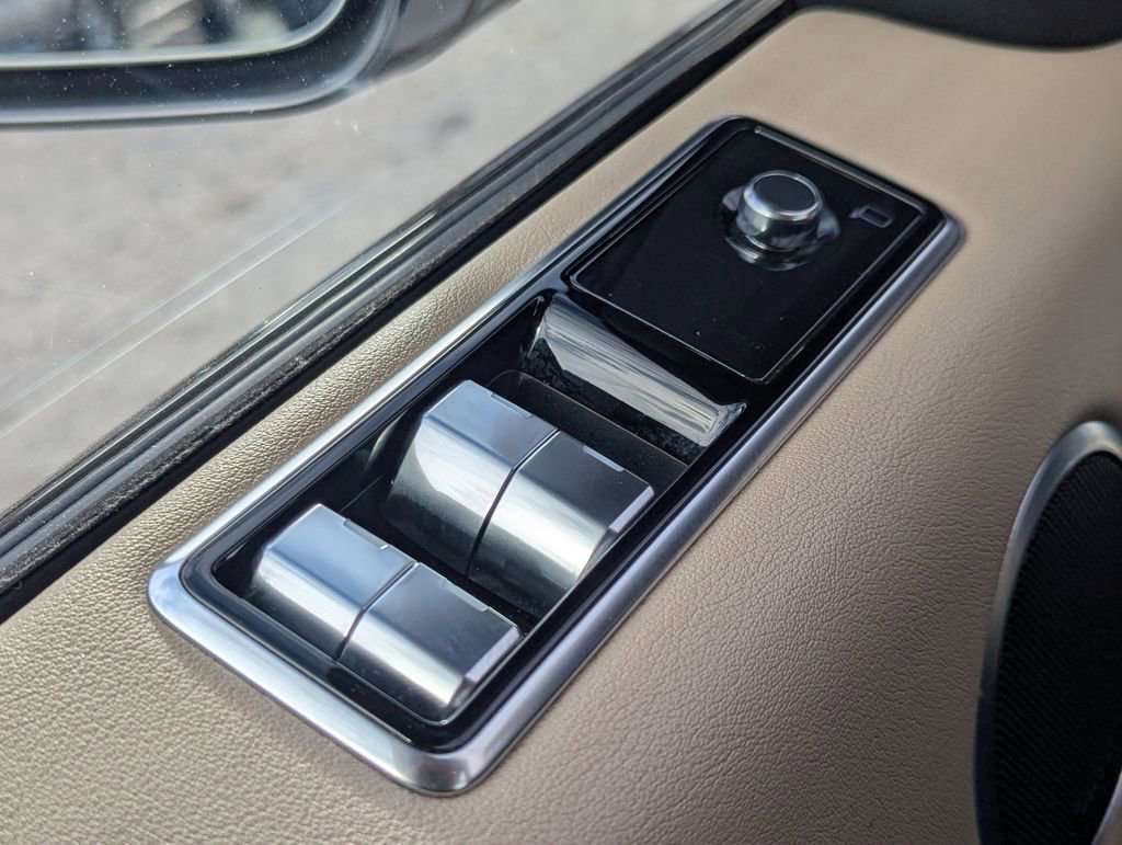 Used 2020 Land Rover Range Rover Sport HSE image 23