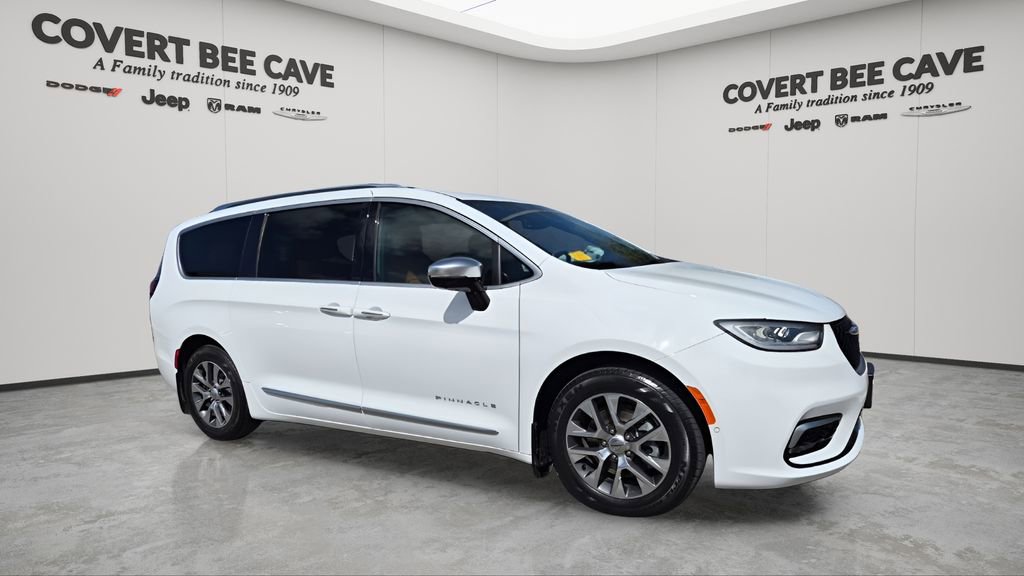 Used 2023 Chrysler Pacifica Pinnacle
