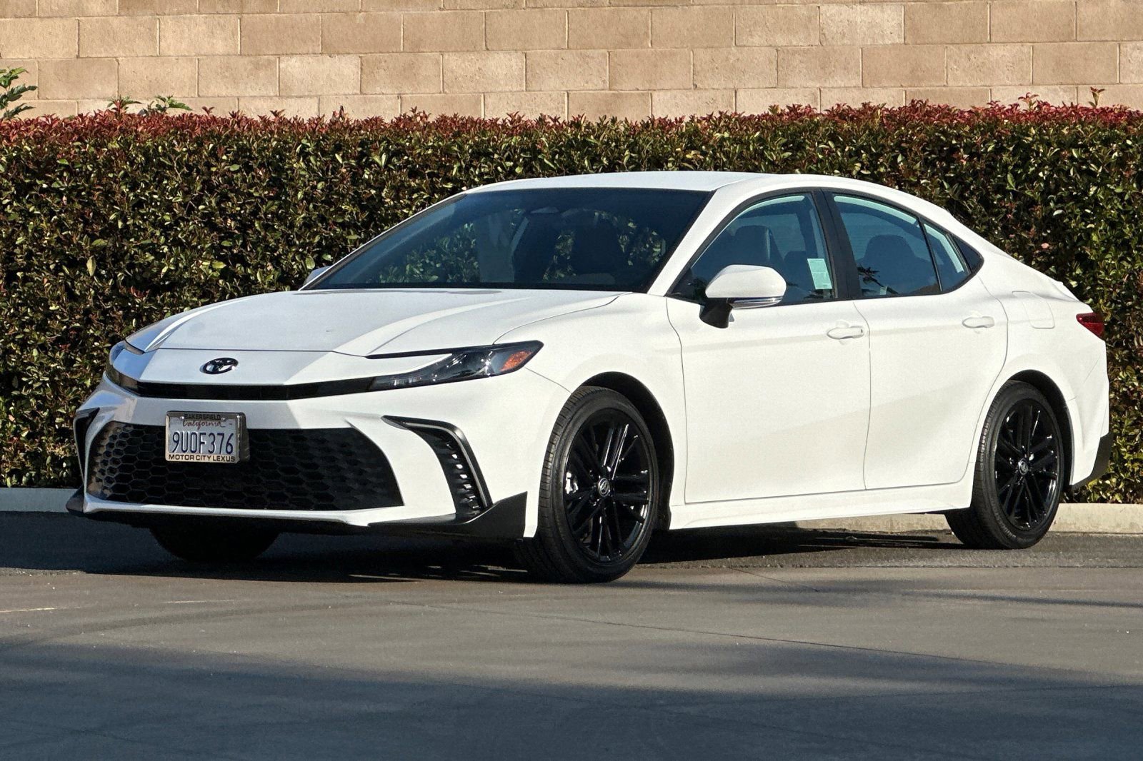 Used 2025 Toyota Camry SE image 8
