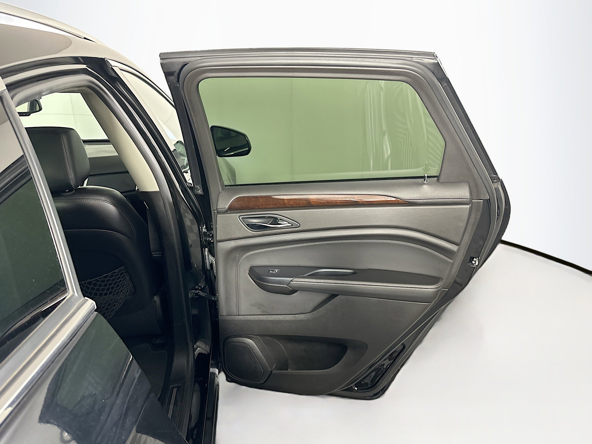 Used 2015 Cadillac SRX Luxury w/ LPO, U-Rail D-Rings Package image 32