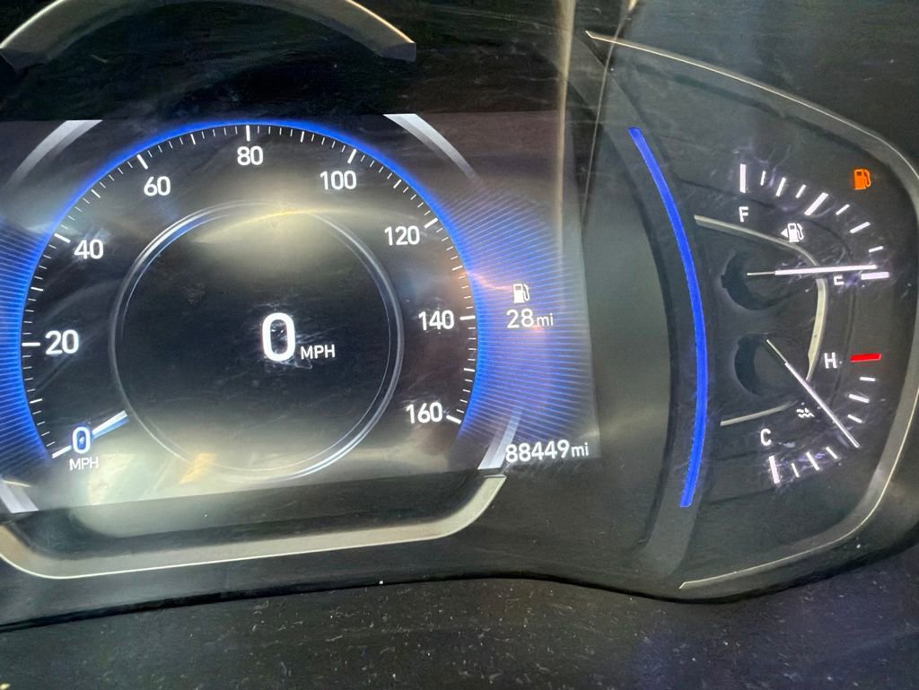 Used 2019 Hyundai Santa Fe Limited AWD/4WD image 6