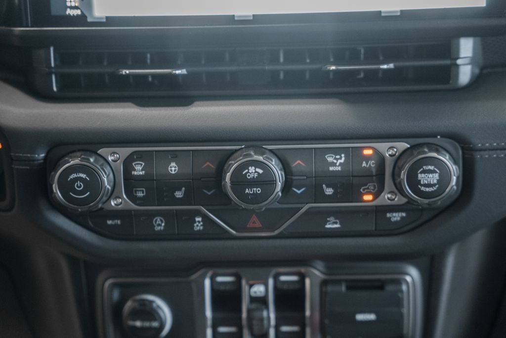 New 2026 Jeep Wrangler Unlimited Rubicon AWD/4WD image 23