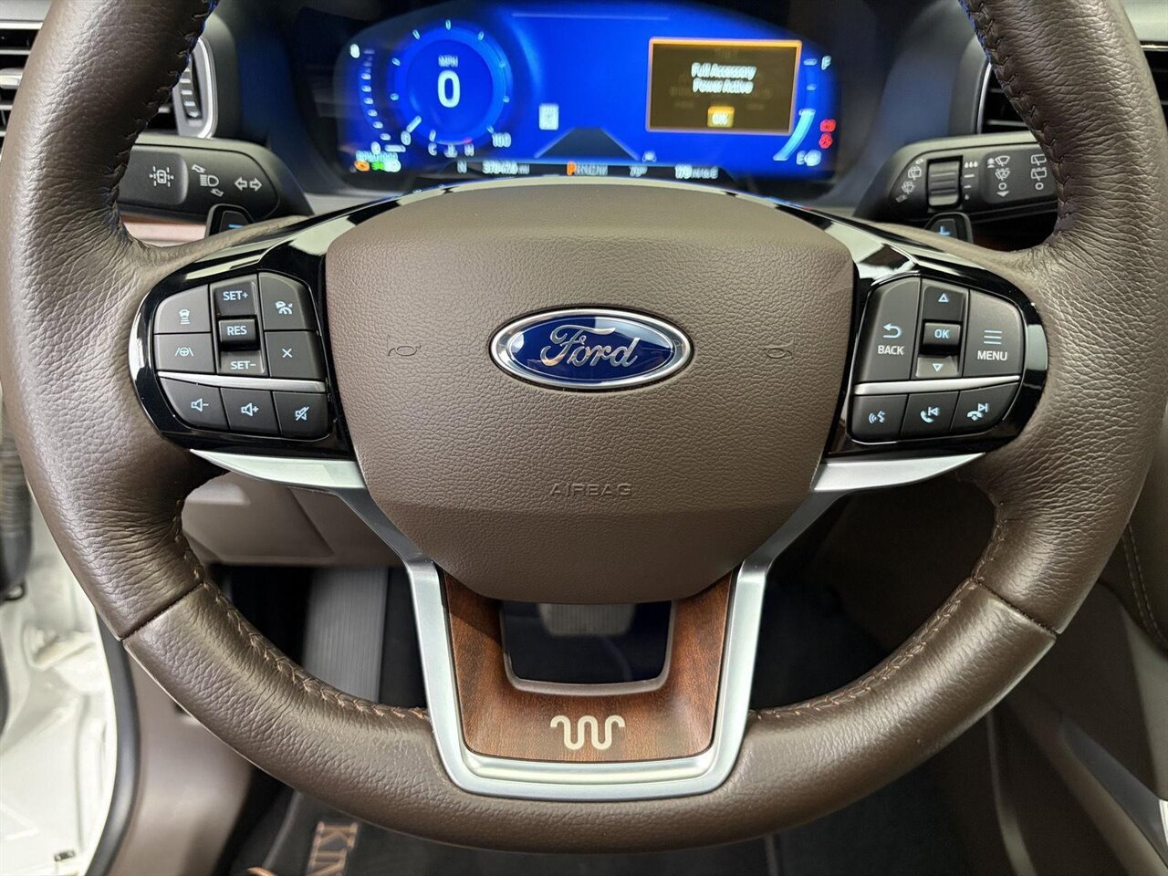 Used 2021 Ford Explorer King Ranch w/ Premium Technology Package AWD/4WD image 39