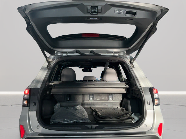 Used 2025 Subaru Forester Premium AWD/4WD image 22