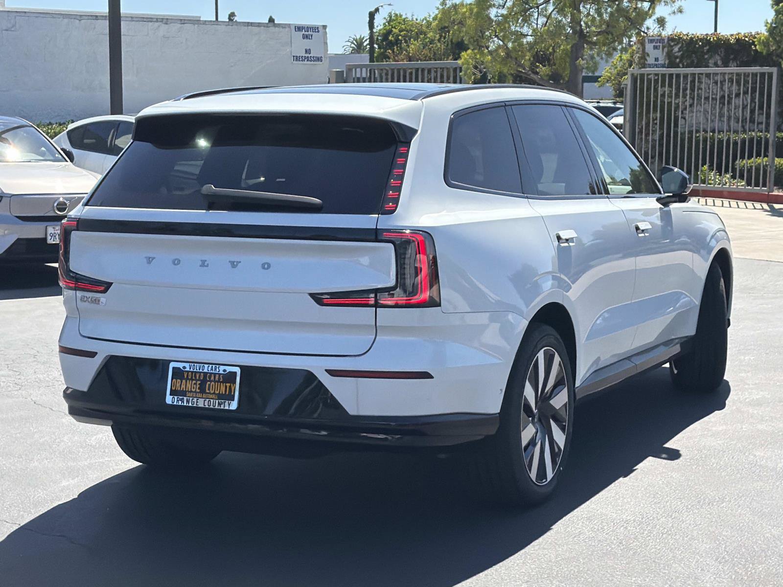 New 2026 Volvo EX90 Ultra AWD/4WD image 6