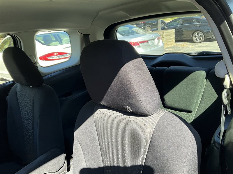 Used 2012 MAZDA MAZDA5 Sport FWD image 11