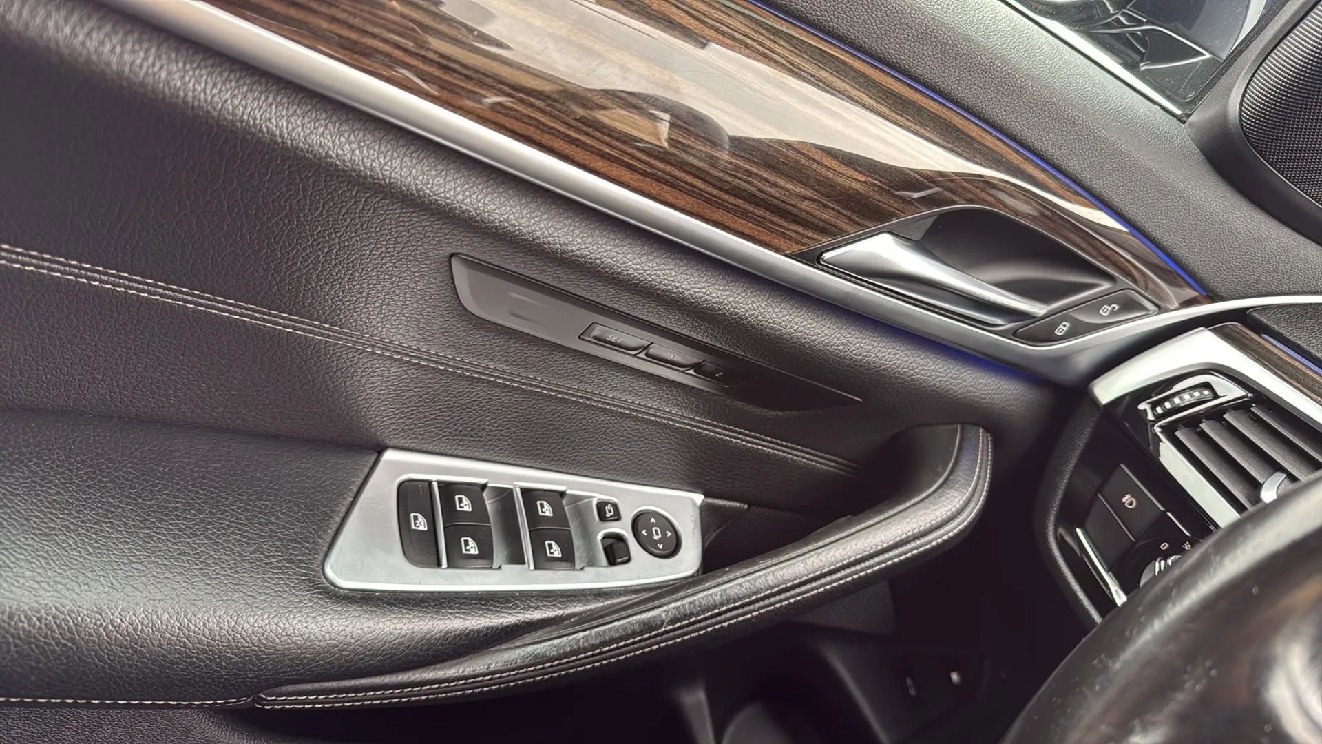 Used 2018 BMW 530e xDrive image 22