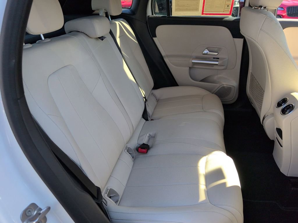 Used 2025 Mercedes-Benz GLA 250 4MATIC image 30