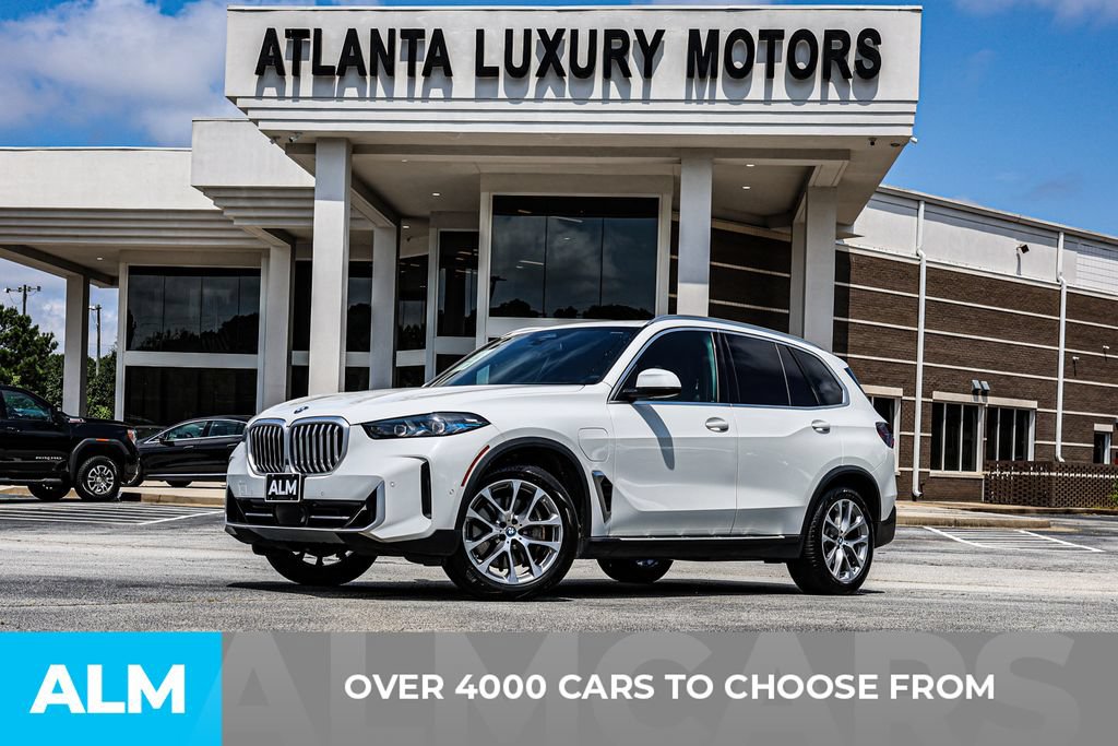Used 2025 BMW X5 xDrive50e AWD/4WD image 2