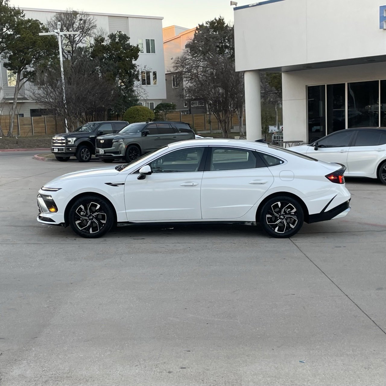 Used 2024 Hyundai Sonata SEL image 3