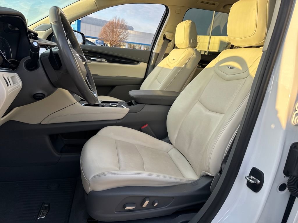 Certified 2023 Cadillac XT6 Premium Luxury image 17