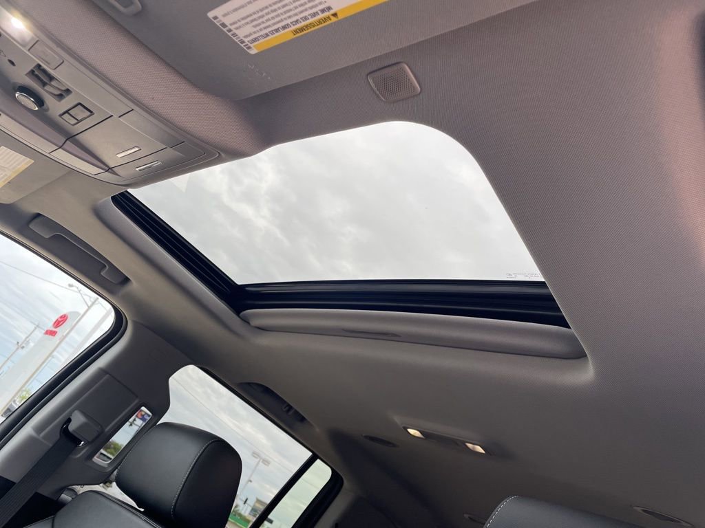 Used 2019 Chevrolet Suburban LT AWD/4WD image 11