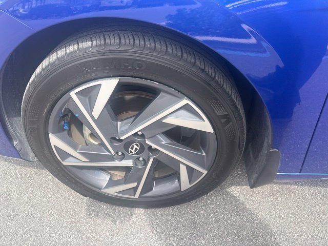 Used 2025 Hyundai Elantra Sport FWD image 11