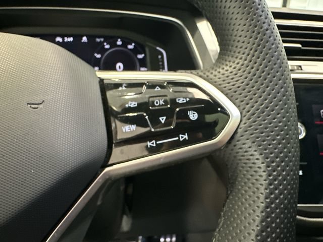 Used 2022 Volkswagen Tiguan SEL R-Line AWD/4WD image 25