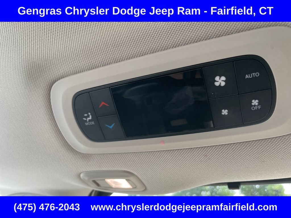 Used 2020 Chrysler Pacifica Touring-L Plus FWD image 29
