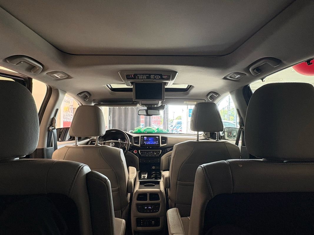 Used 2017 Honda Pilot Elite image 16