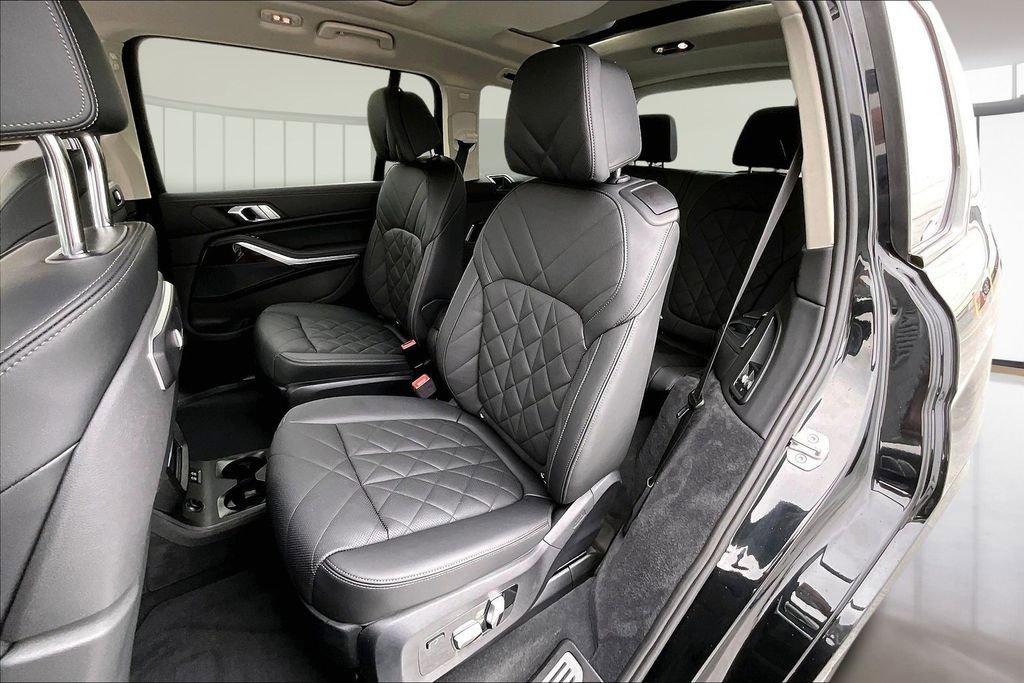 Used 2024 BMW X7 xDrive40i w/ Parking Assistance Package image 20