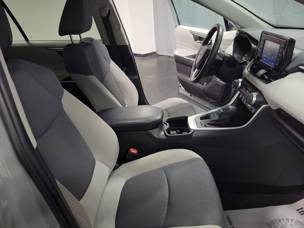 Used 2022 Toyota RAV4 XLE w/ Convenience Package image 22