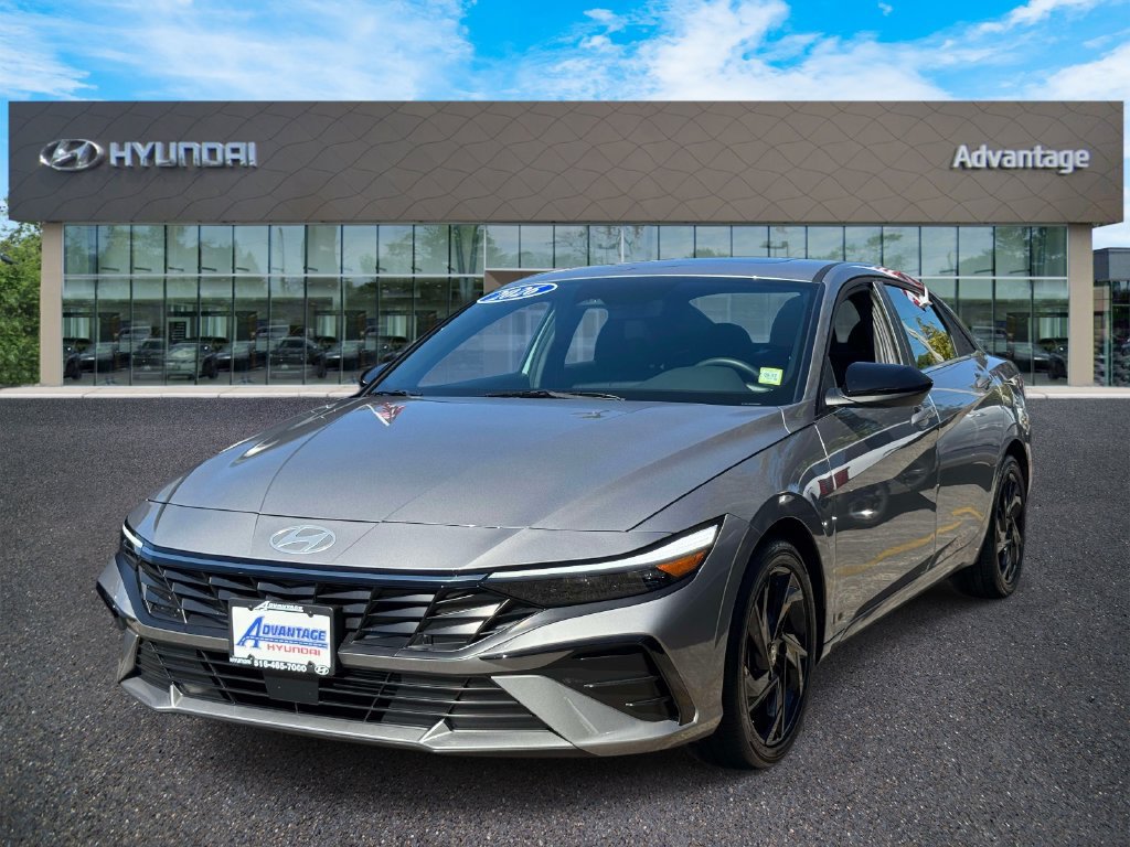 Used 2026 Hyundai Elantra SEL Sport Premium FWD image 4