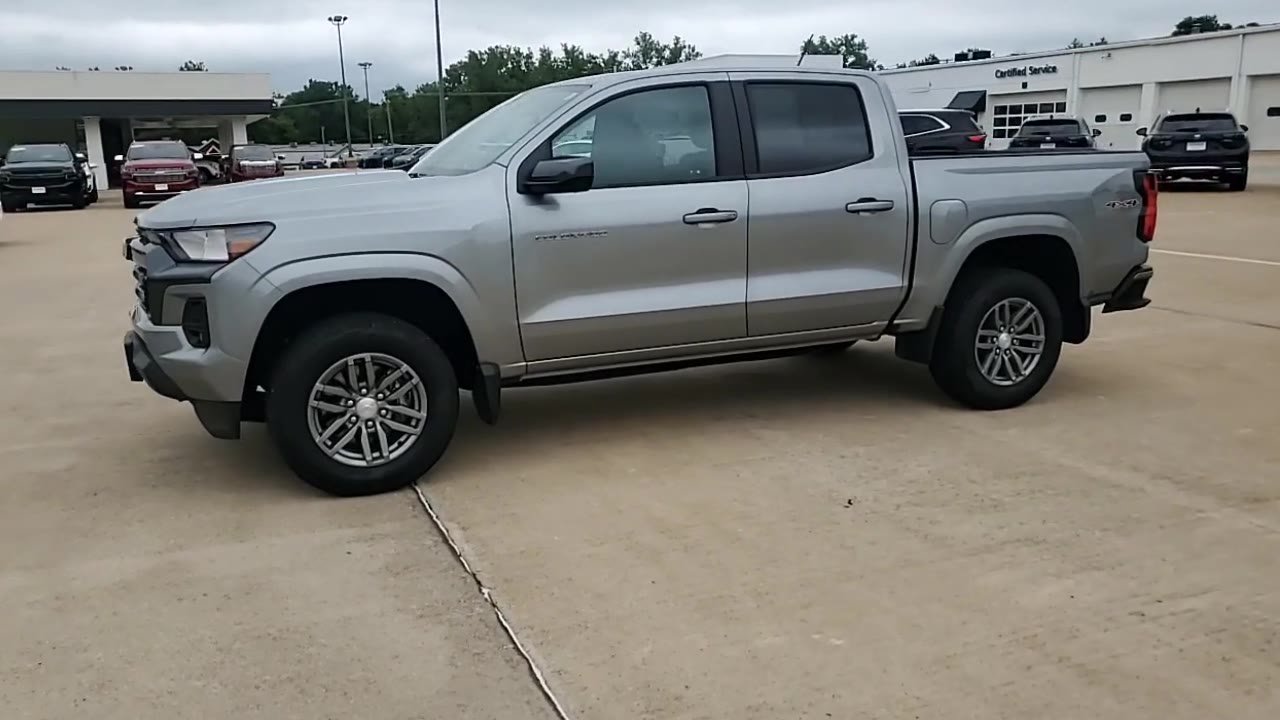 Used 2024 Chevrolet Colorado LT w/ LT Convenience Package II AWD/4WD image 5