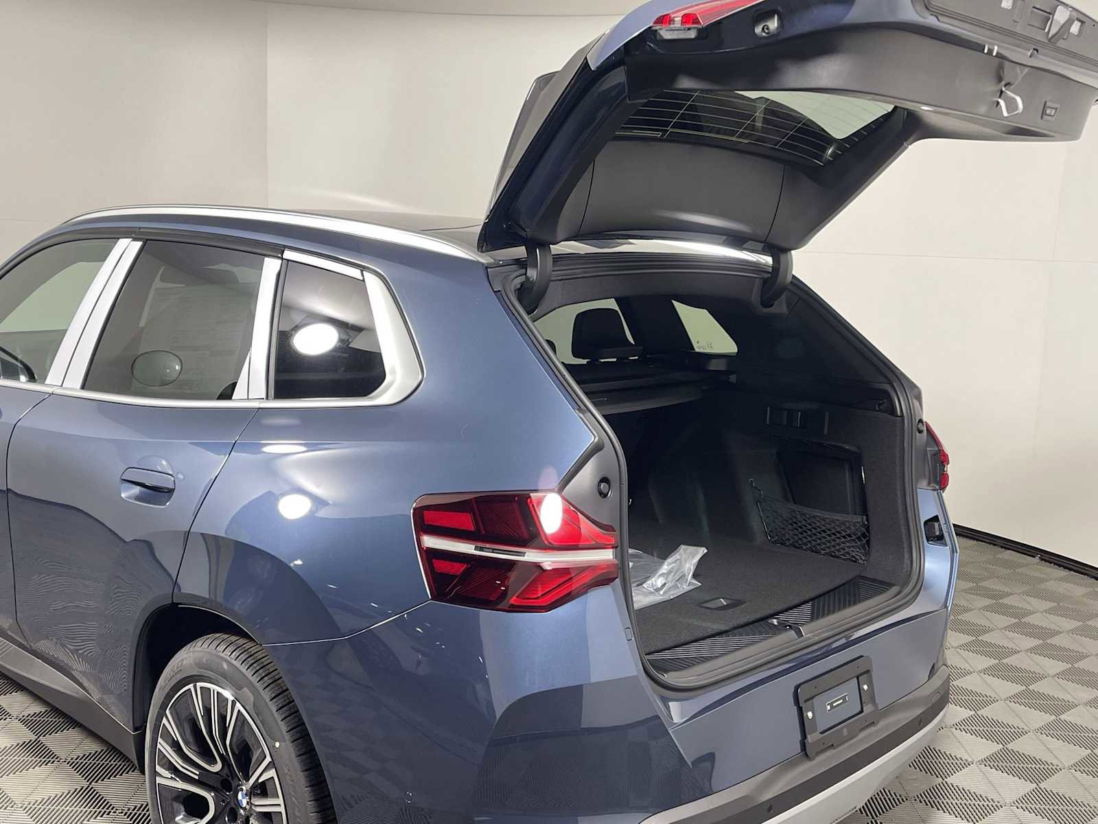 Certified 2025 BMW X3 xDrive30i w/ Convenience Package image 18