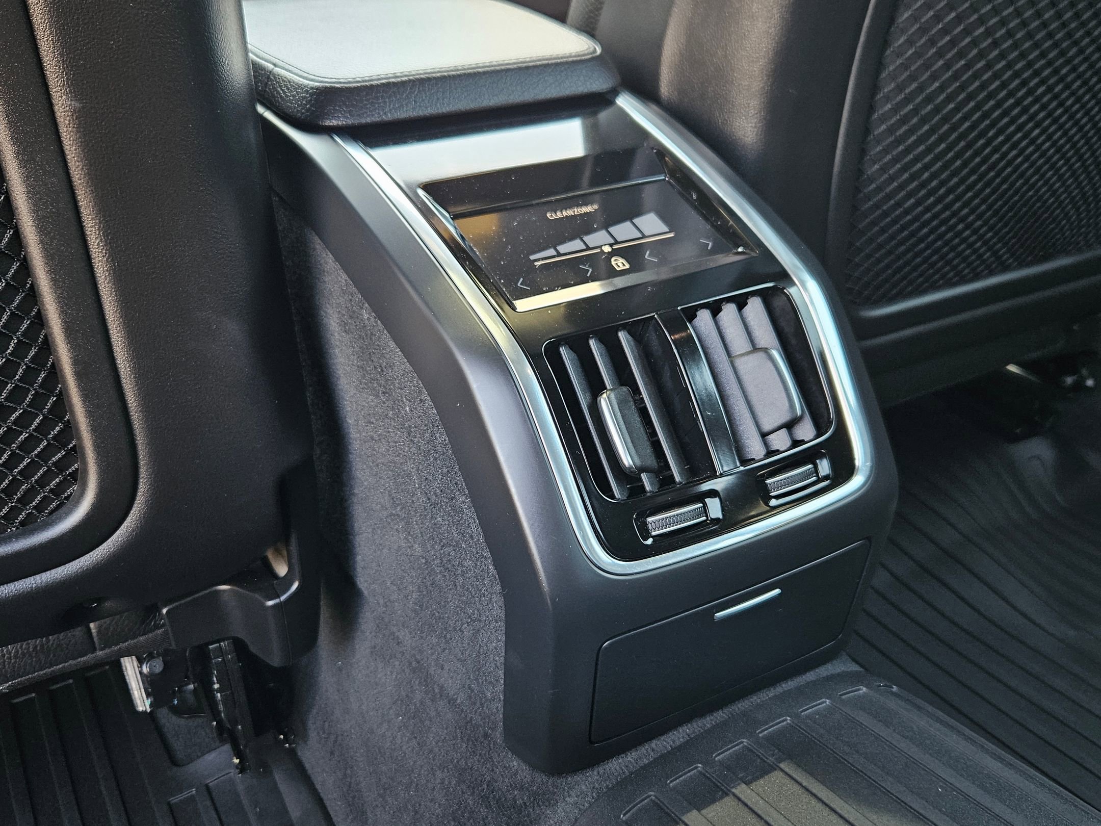 Used 2018 Volvo S90 T5 Momentum w/ Convenience Package AWD/4WD image 22