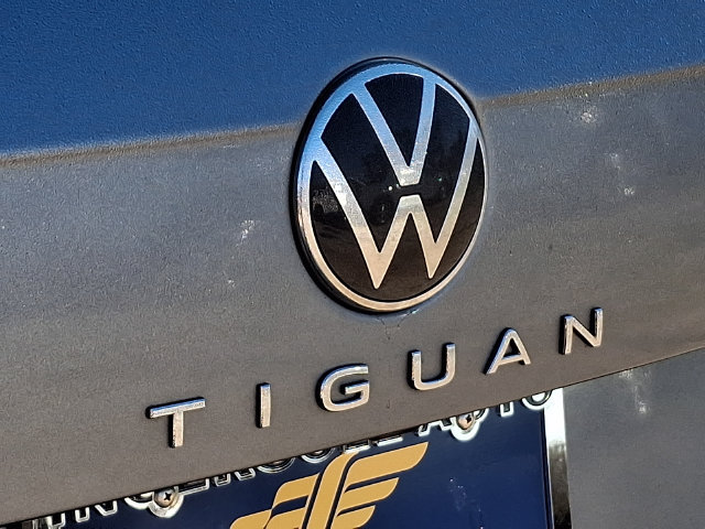 Used 2024 Volkswagen Tiguan SE R-Line AWD/4WD image 32