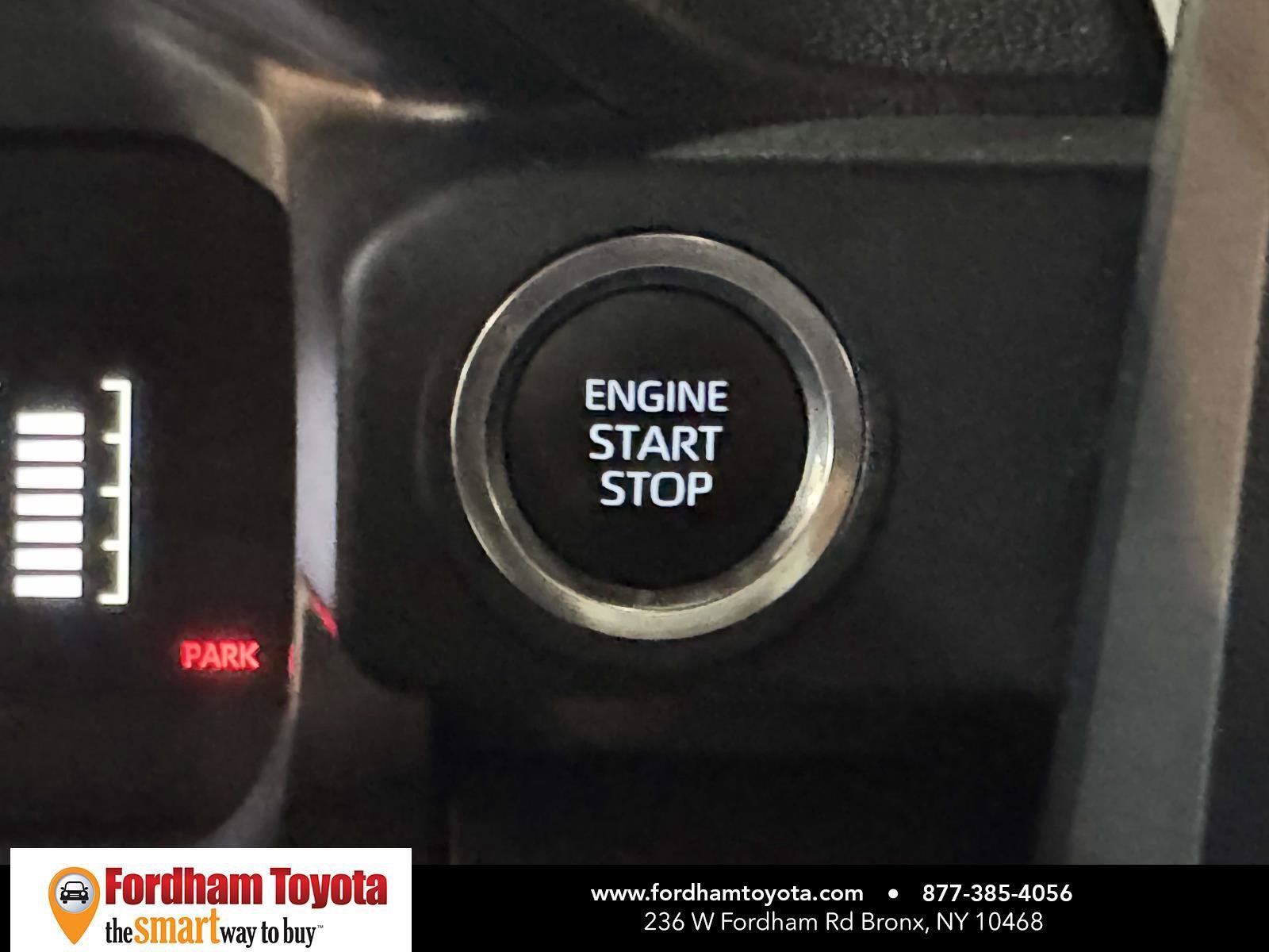 Used 2025 Toyota 4Runner SR5 AWD/4WD image 24