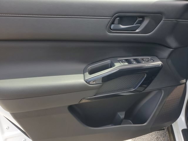 Used 2026 Nissan Pathfinder SV FWD image 22