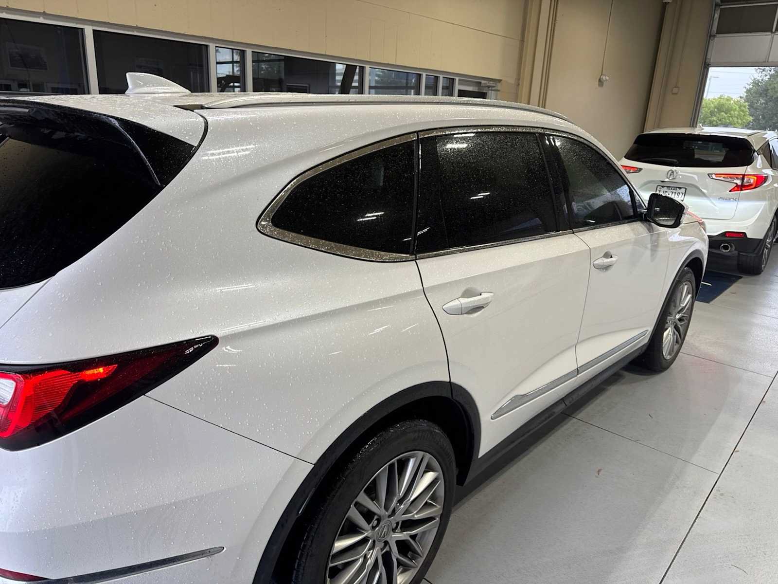 Used 2024 Acura MDX w/ Advance Package AWD/4WD image 4