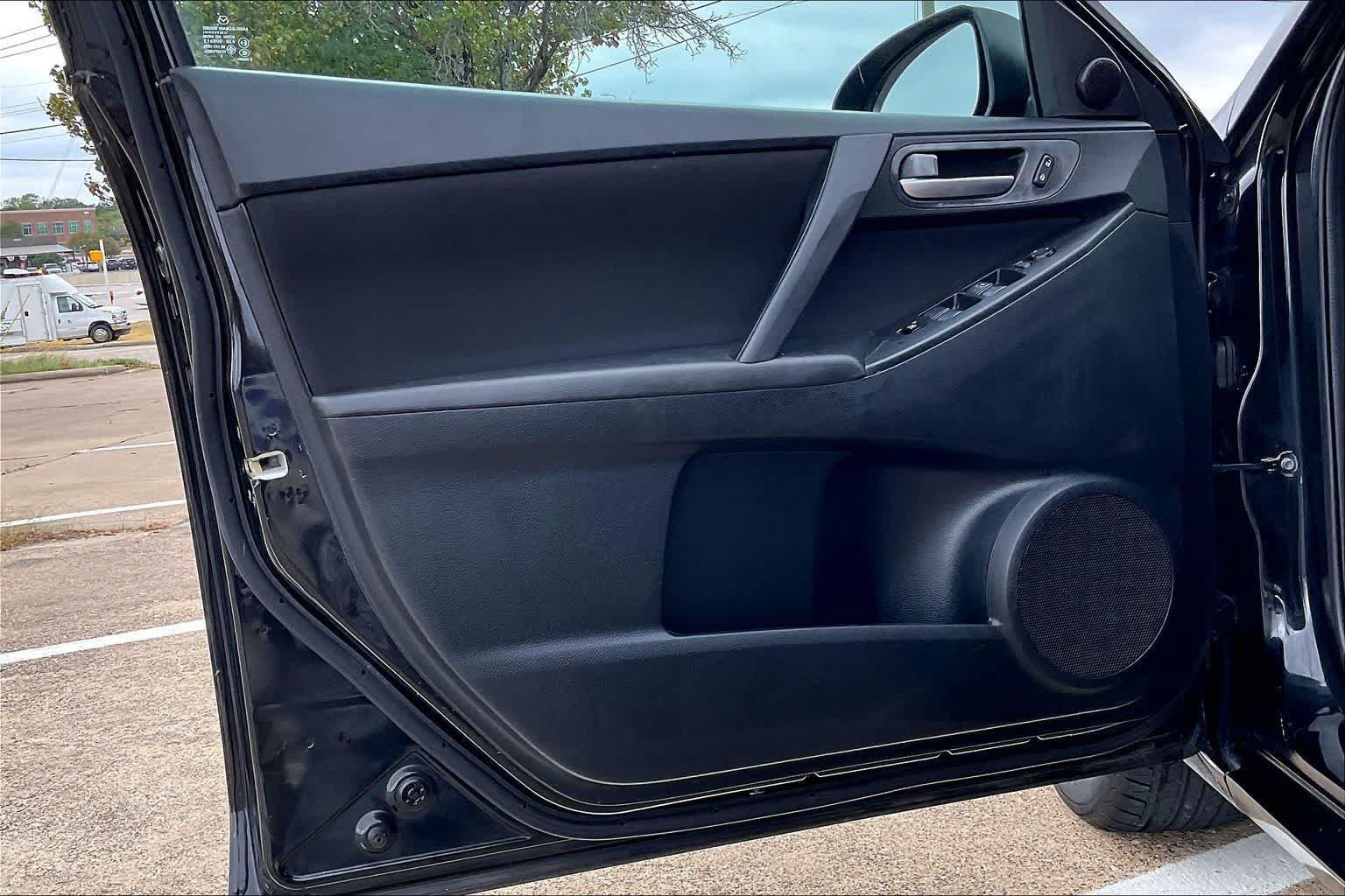 Used 2012 MAZDA MAZDA3 i Touring FWD image 25