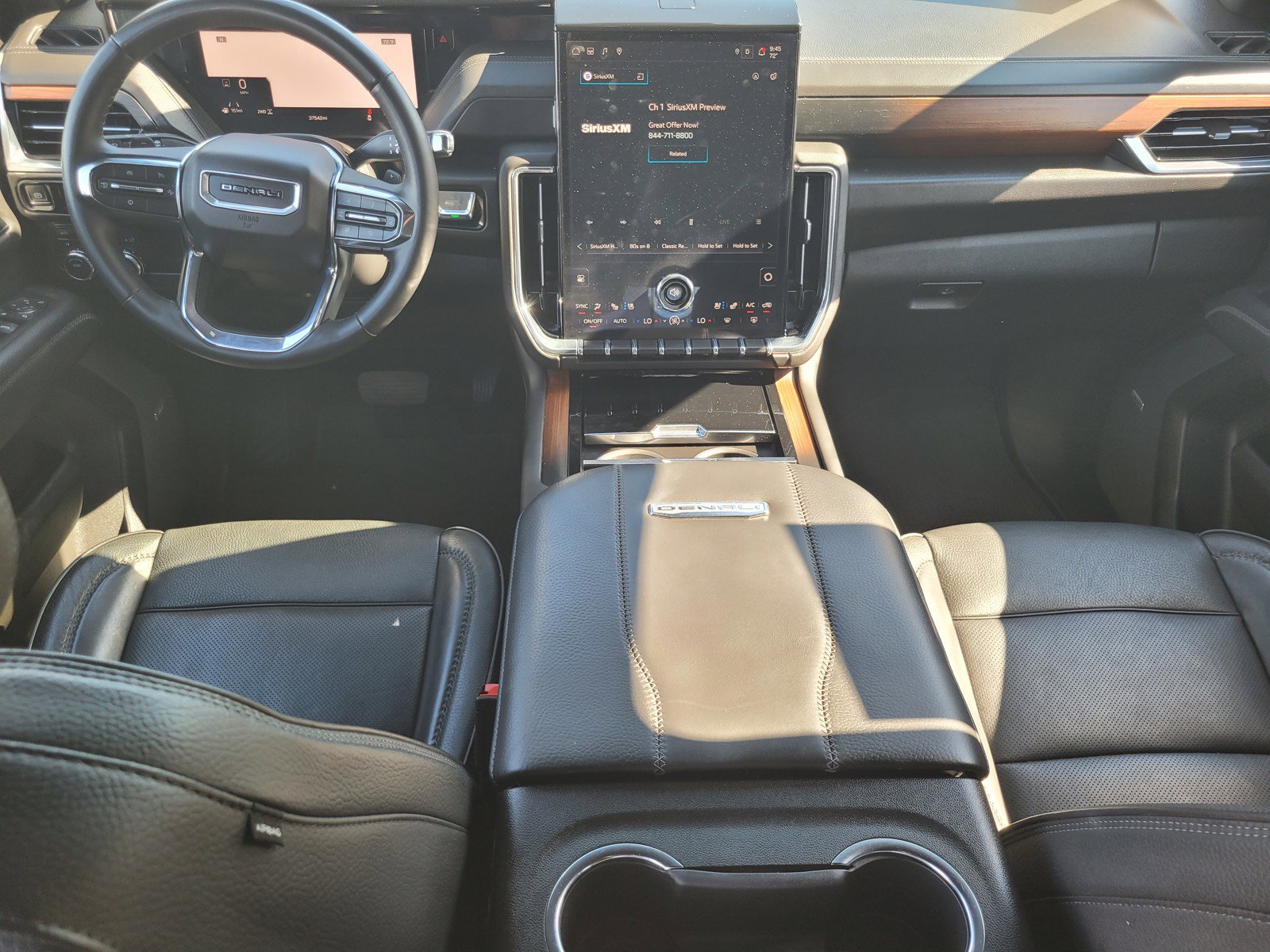 Used 2025 GMC Yukon Denali AWD/4WD image 12