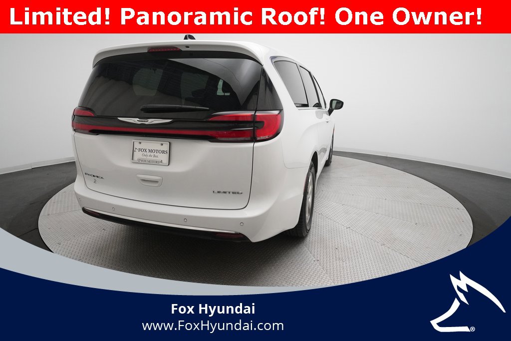 Used 2024 Chrysler Pacifica Limited image 37