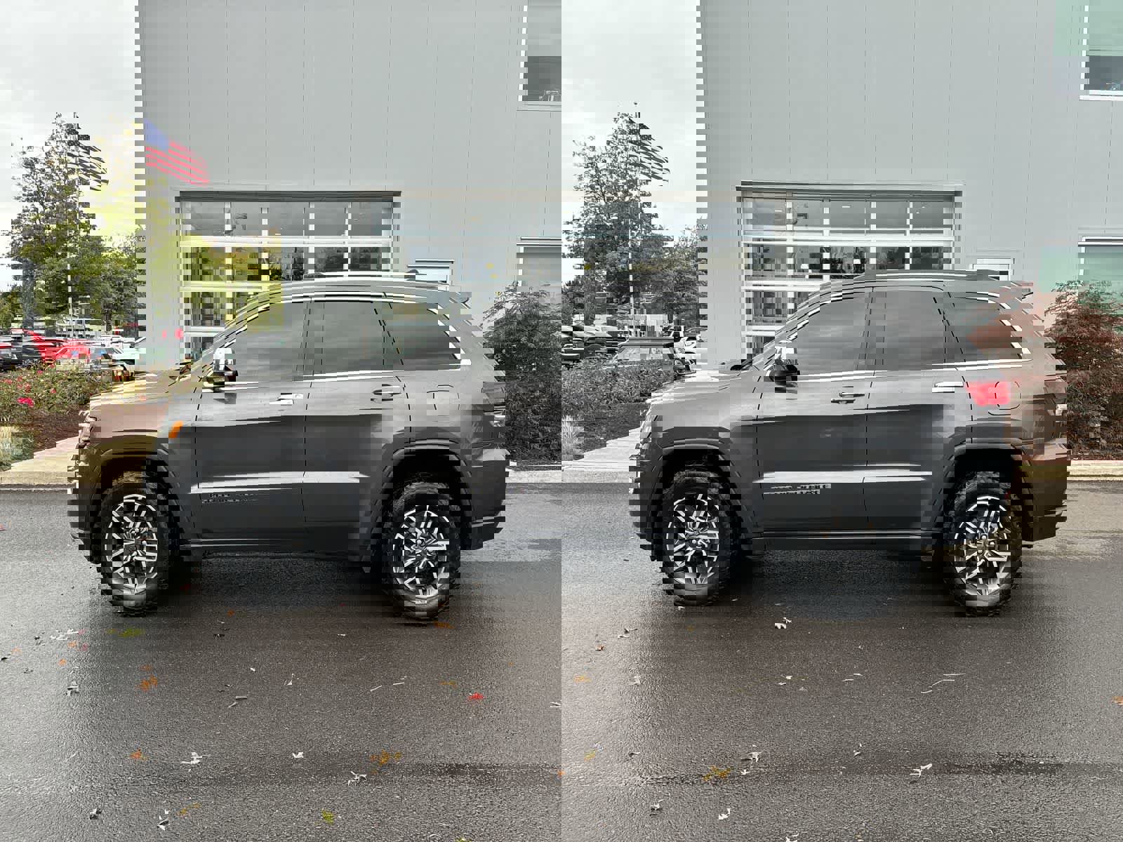 Certified 2020 Jeep Grand Cherokee Limited w/ Luxury Group II image 2