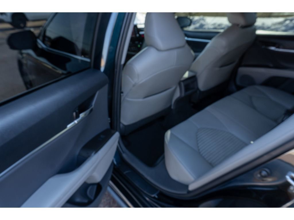 Used 2021 Toyota Camry SE image 12