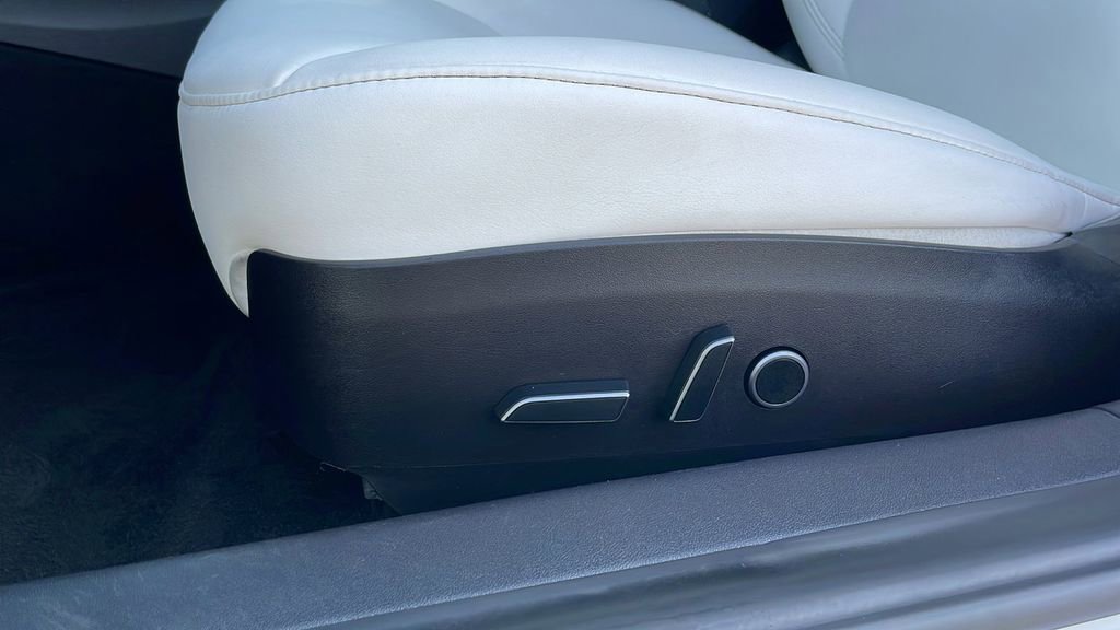 Used 2022 Tesla Model 3 Standard Range image 22