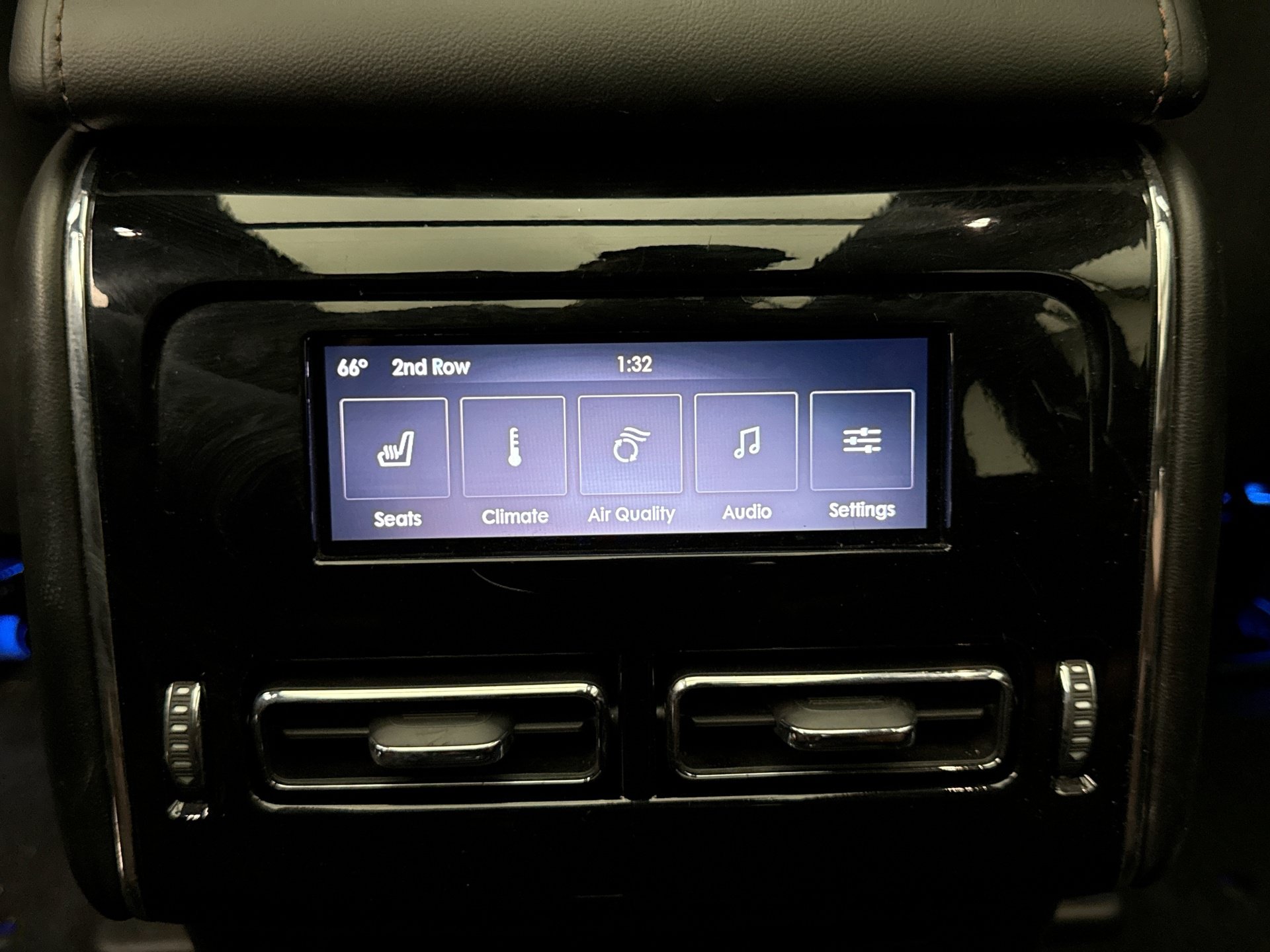 Used 2023 Lincoln Aviator Reserve w/ Equipment Group 201A AWD/4WD image 22