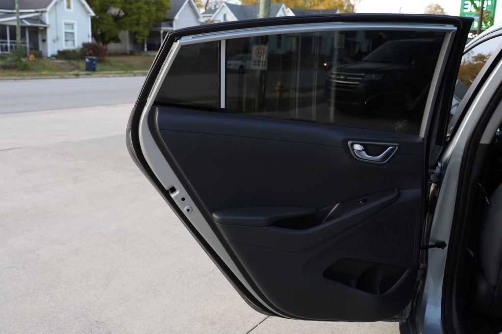 Used 2020 Hyundai Ioniq SEL image 17