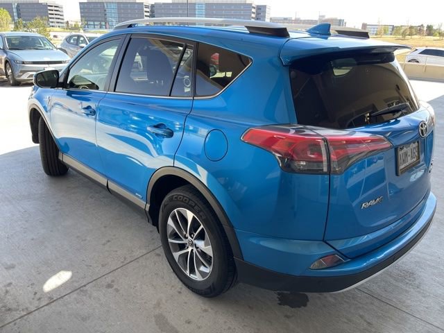 Used 2016 Toyota RAV4 XLE w/ Convenience Package AWD/4WD image 4