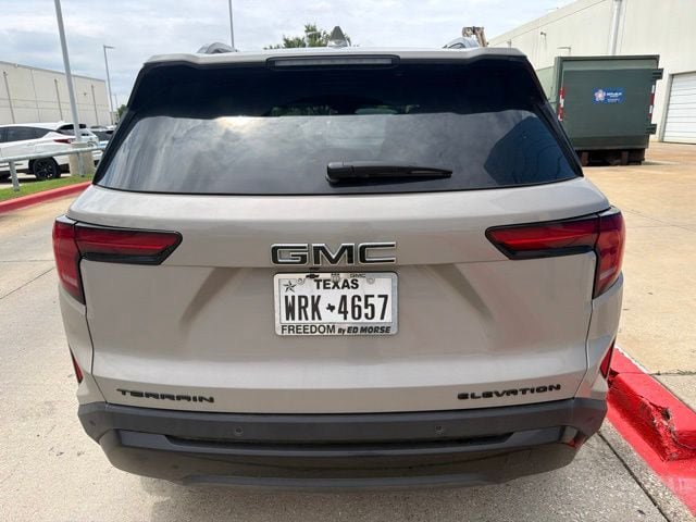 Used 2026 GMC Terrain Elevation w/ Elevation Premium Package FWD image 6