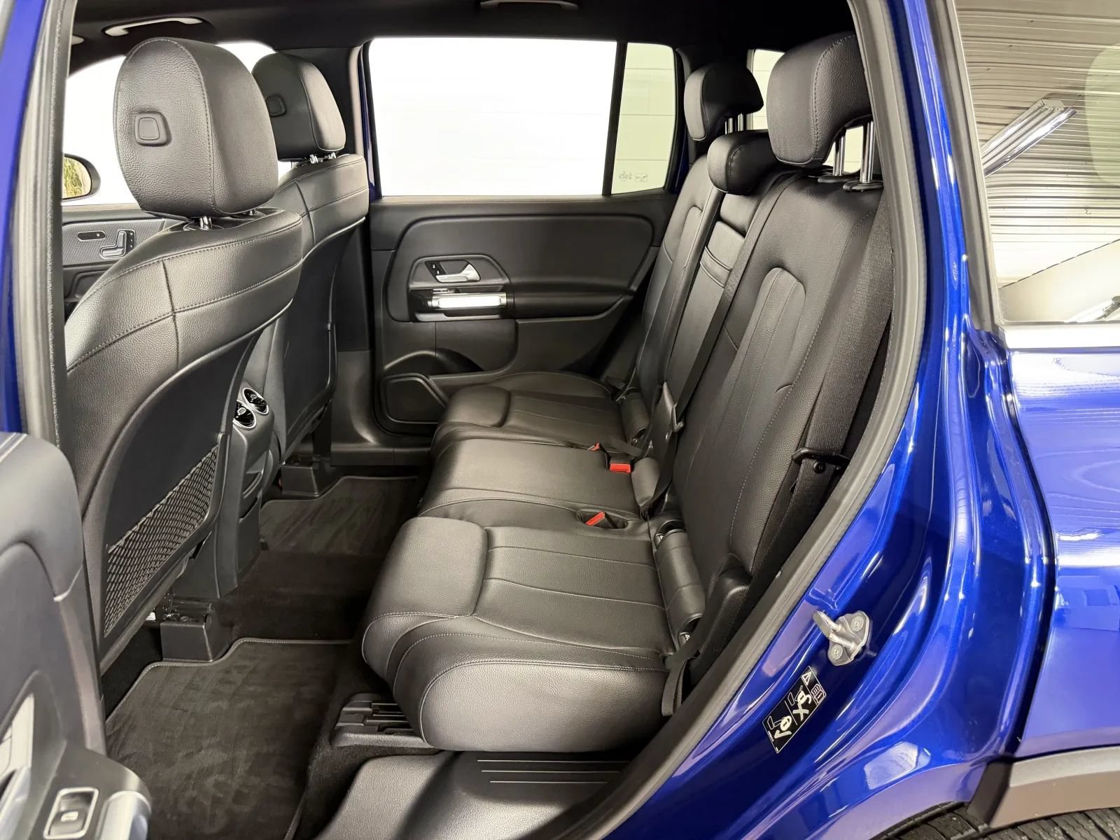 Used 2021 Mercedes-Benz GLB 250 4MATIC image 28