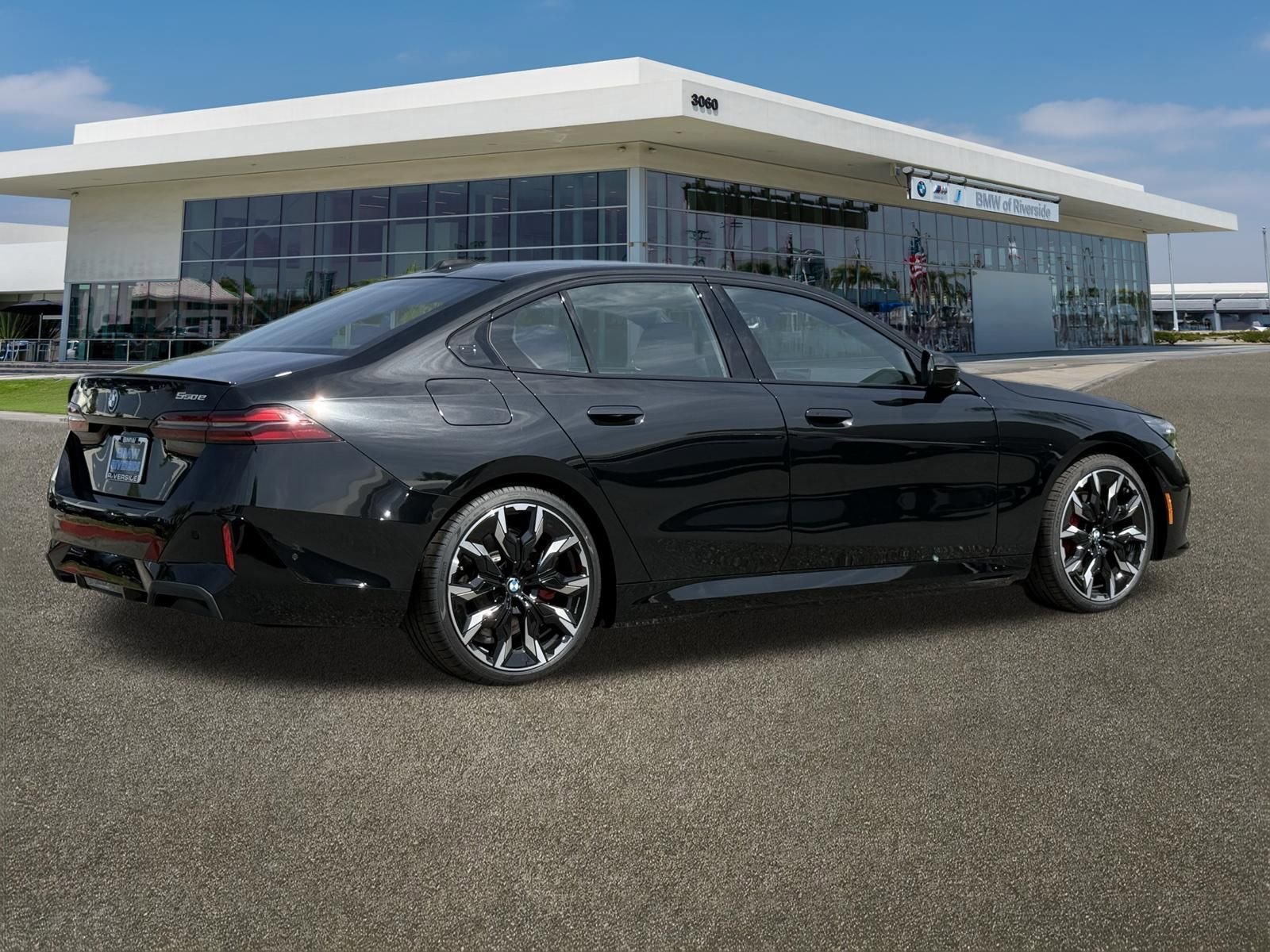 New 2026 BMW 550e xDrive w/ M Sport Professional Package AWD/4WD image 11
