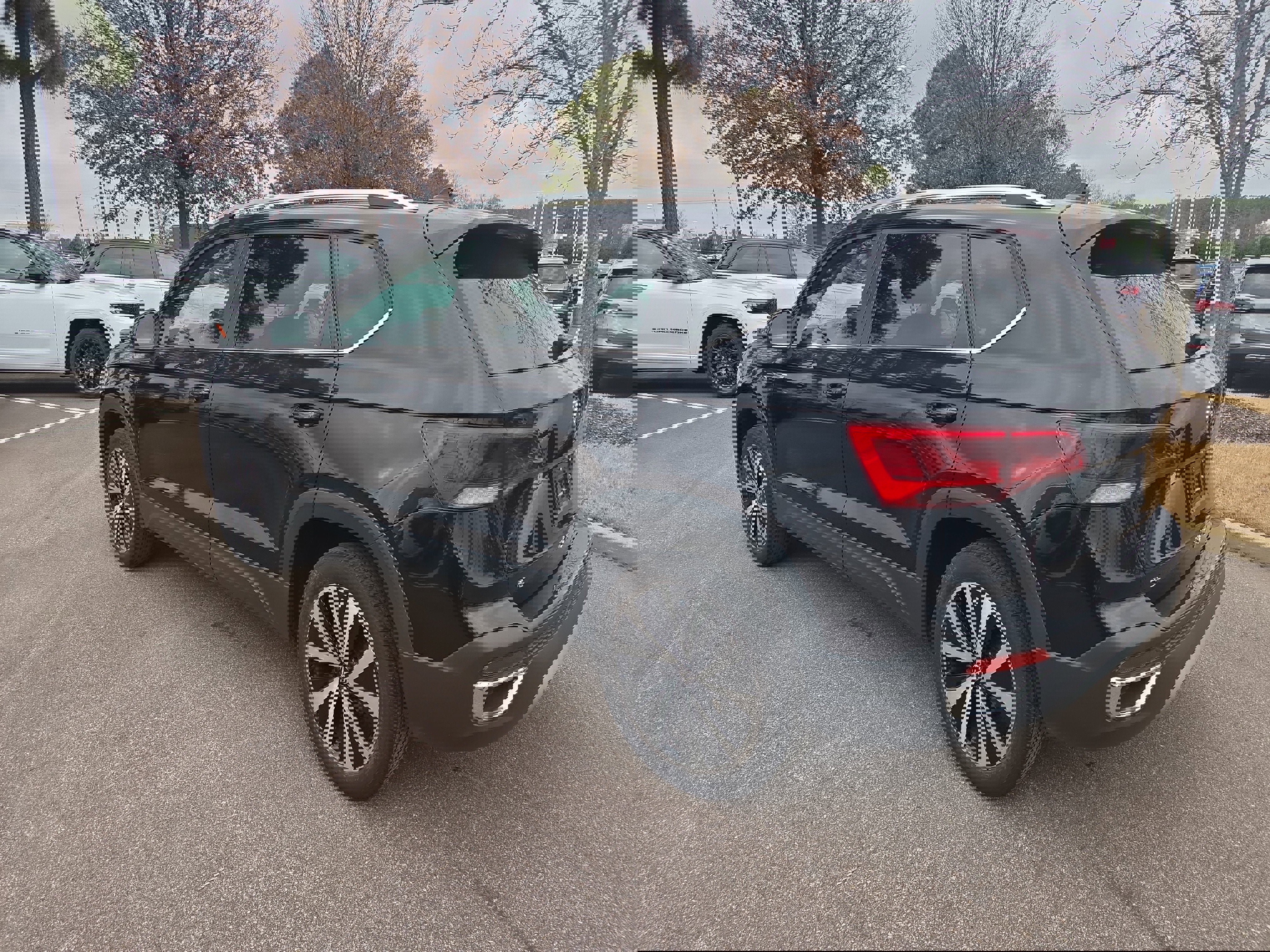 Used 2024 Volkswagen Taos SE image 3