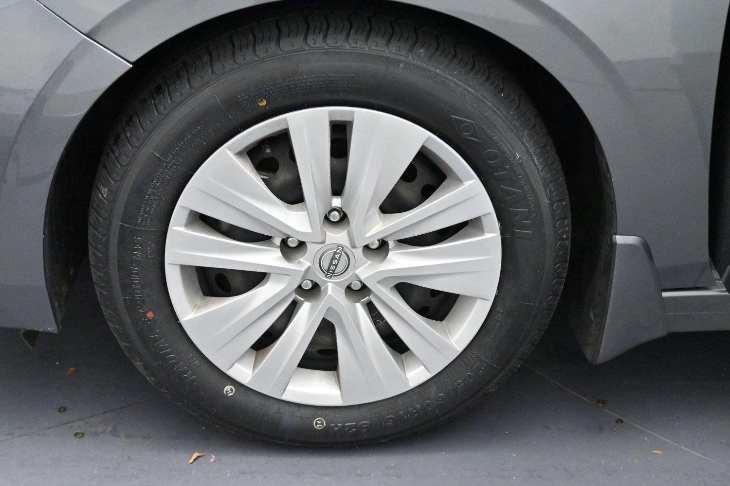 Used 2024 Nissan Sentra S FWD image 32