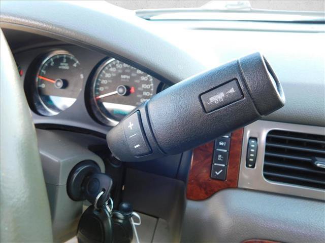 Used 2011 Chevrolet Tahoe LT w/ Luxury Package AWD/4WD image 18